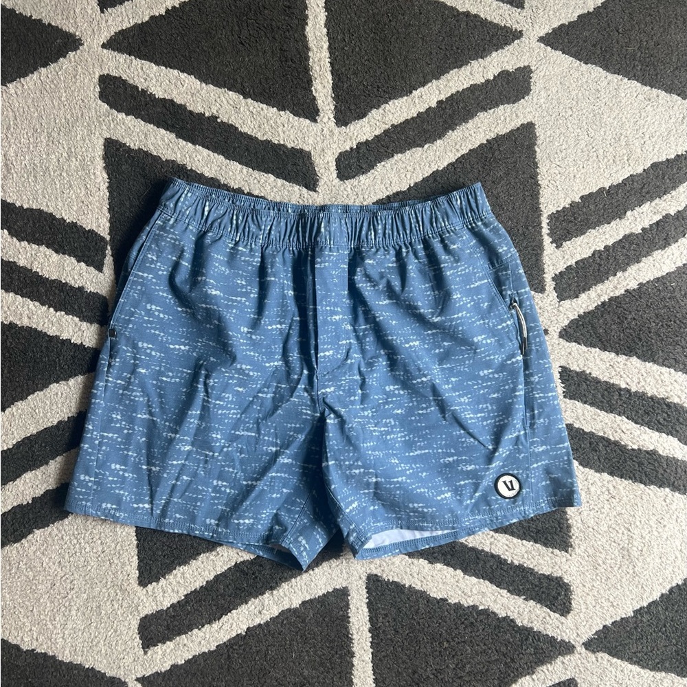 Like new Vuori Cape Short